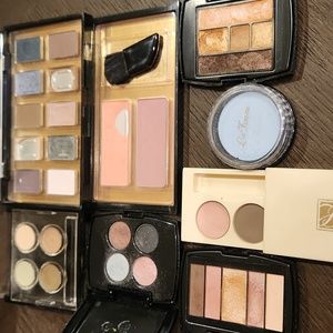 Bundle of Eye Shadows and Blush Pallets